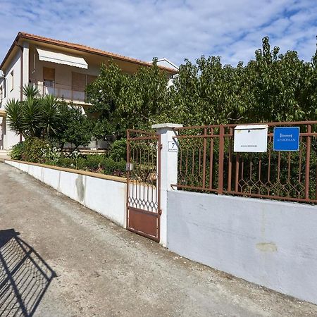 Triple Room Trogir 13102B Exterior foto